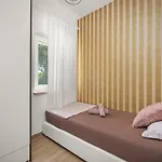 Luxury Lotus&lovor Апартаменты *