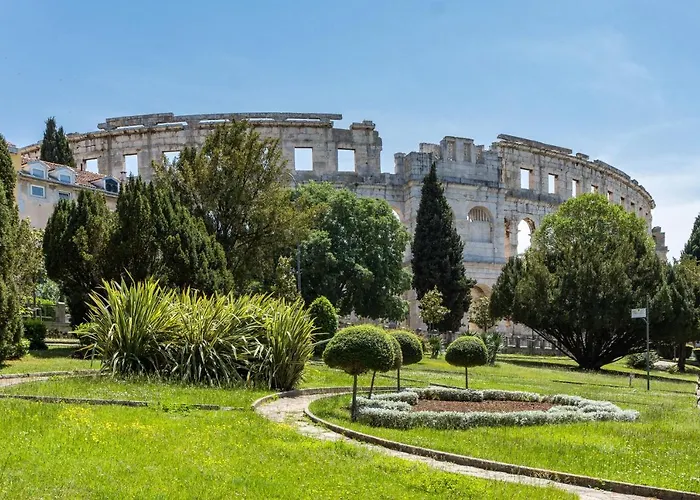 Luxury Lotus&lovor * بولا